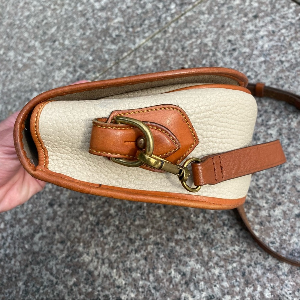 Vintage Dooney and Bourke crossbody bag - Picture 4 of 11